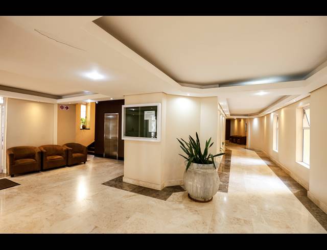 2.5 BEDROOM APARTMENT RENTED IN NORTH BEACH
